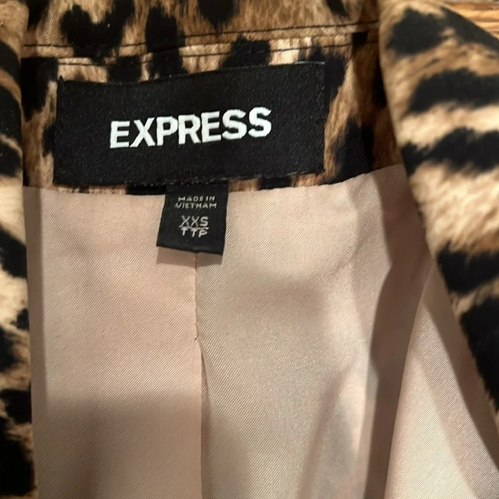 Express Cheetah Blazer - Picture 5 of 7